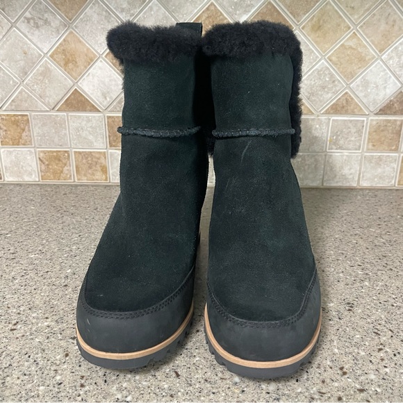 UGG EUC Black Marcella Waterproof Leather Suede Wedge Boot Size 8 - Picture 2 of 10